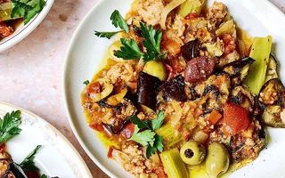 Caponata siciliană, cel mai delicios mod de a mânca mai multe legume