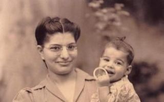 Viața fascinant de dureroasă a lui Freddie Mercury, omul pe care-l adoră și cei care nu i-au fost contemporani