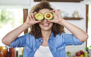 Ce se întâmplă în corpul tău dacă mănânci un avocado pe zi. 10 beneficii