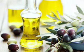 Uleiul de măsline pentru față: beneficii și utilizare