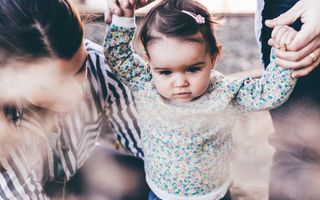 4 intrebări pe care să ți le pui înainte să decizi dacă vrei un copil în curând