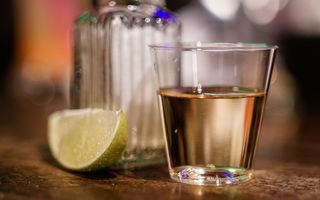 5 beneficii pentru sănătate surprinzătoare ale unui shot de tequila
