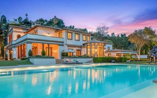 Sylvester Stallone își vinde casa cu 85 de milioane de dolari. Cum arată locuința în stil mediteranean
