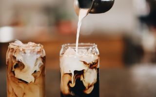 Cum să faci lapte vegetal condensat pentru cafea