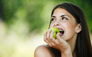 Dieta cu mere verzi: uite cum slăbești sănătos