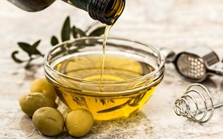 Cum te ajută uleiul de măsline să slăbești, fără să-l consumi