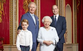 Regina Elisabeta îi „pregătește” pe Charles și William pentru succesiune, în urma problemelor de sănătate cu care s-a confruntat