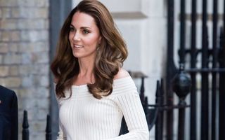 Cele mai populare și apreciate 3 coafuri purtate de Kate Middleton. Ți se potrivesc și ție?