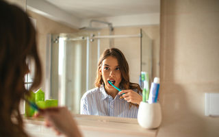 De ce nu e bine să te speli pe dinți imediat după micul dejun. 3 efecte negative