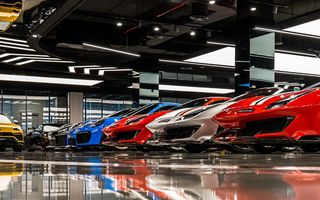 Ce mașini exotice găsești într-un showroom din Dubai