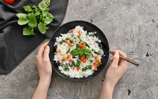 Cât de sănătos este orezul alb? 4 efecte surprinzătoare