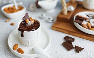 Rețeta de ciocolată caldă pentru un creier sănătos. Ce influență are asupra fericirii și inteligenței, conform unui psiholog