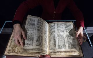 A fost descoperit un nou capitol al Bibliei, ce fusese șters de un scrib acum 1500 de ani. Acesta conține „versete ascunse”