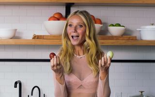 Gwyneth Paltrow dă sfaturi despre premenopauză și vorbește despre dieta ei cu supă de oase