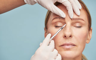 Botox: avantaje și dezavantaje. Ce trebuie să știi înainte să încerci