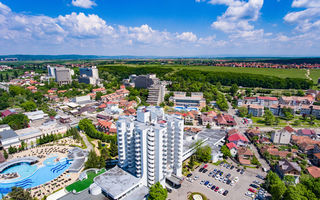 Cele mai bune stațiuni balneare din România pentru seniori: locuri unde timpul curge mai blând