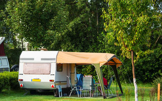 Cele mai bune campinguri pentru rulote din România: locuri în care te simți liber, dar acasă