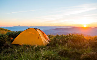 Cele mai frumoase campinguri din România: locuri unde natura te primește cu brațele deschise