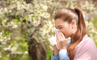 Remedii naturiste pentru alergiile de primăvară: ceaiuri și soluții care te ajută să respiri din nou