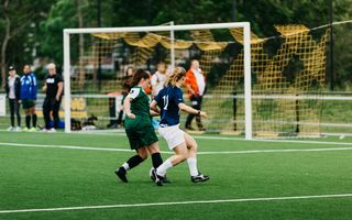 Performanță și stil pe teren: de ce ghetele de fotbal Nike și tricourile de fotbal contează