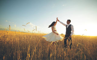 Zodiile care își vor cunoaște jumătatea în luna august: Destinul își trimite semnele