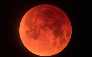 Eclipsa de Lună din 7 septembrie 2025: un moment de transformare și revelație