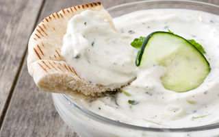 Mâncăruri specifice Greciei – o călătorie culinară prin gusturi mediteraneene autentice