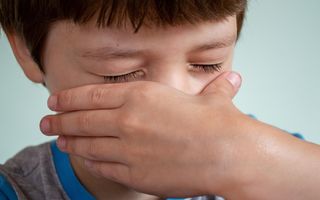 Laringita la copii – simptome, tratament și ce trebuie să faci acasă