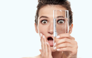 Ce se întâmplă în corpul tău când bei apă pe stomacul gol