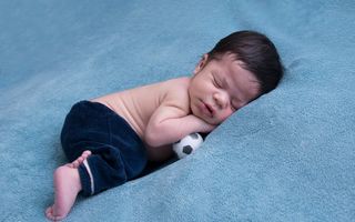 Colecțiile pentru cei mai mici fani: cum au cucerit echipamentele sportive universul bebelușilor