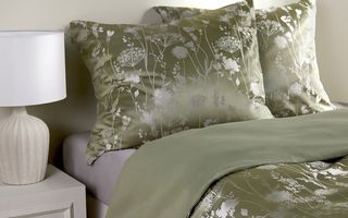 Cum alegi lenjeria de pat potrivită pentru dormitor