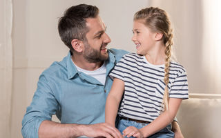 Complexul Electra: legătura profundă dintre fiice și tați și impactul ei asupra relațiilor de adult