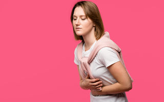 Cum îți dai seama că ai o criză de bilă: semnele pe care nu trebuie să le ignori