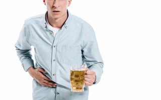 Ce alimente declanșează cel mai des crizele biliare și de ce sunt atât de problematice