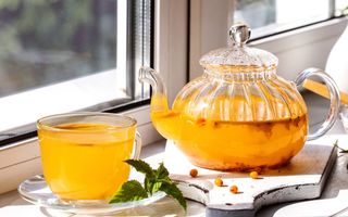 Remedii naturiste împotriva balonării: soluții simple care te ajută să te simți din nou ușoară