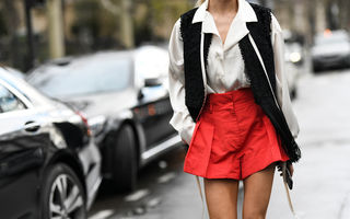 Cum să accesorizezi o vestă: curele, eșarfe și bijuterii care fac diferența