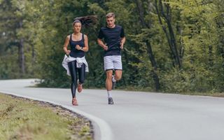 Exerciții pentru fasciita plantară: tratament eficient pentru durerea de călcâi