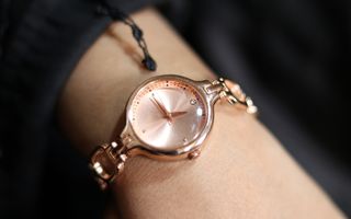 Cum alegi ceasul potrivit în funcție de materialul curelei?