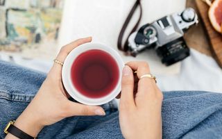 Ceai de merișor: contraindicații, riscuri și situațiile în care ar trebui evitat