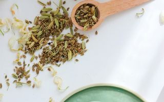 Ceai de fenicul: beneficii, proprietăți și cum te poate ajuta în mod real