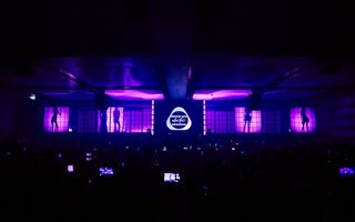 IQOS x Mercedes-Benz Bucharest Fashion Week 2026: un parteneriat care redefinește experiența modei contemporane