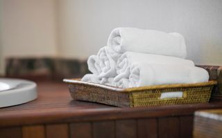 Cum scapi de mirosul de umezeală din prosoape. Trucuri simple ca să miroasă din nou a curat