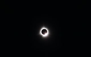Eclipsa de Soare din 12 august 2026. Unde va fi totală, dacă se vede din România și cum o poți urmări în siguranță