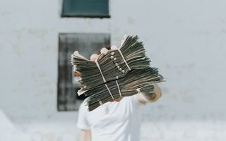 Horoscopul banilor pentru săptămâna 17-23 august: Trei zodii dau lovitura, iar altele riscă pierderi mari