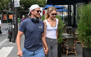 Bradley Cooper și Gigi Hadid s-au căsătorit în secret? Detaliul observat la Paris care a stârnit un val de speculații