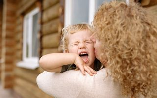 Cum îți dai seama că un copil este deocheat. Semnele din popor și simptomele care cer un consult medical