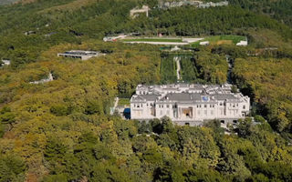 GALERIE FOTO. Iată cum arată „palatul lui Putin”. Lux incredibil, piscină, cinematograf și tunel privat către Marea Neagră