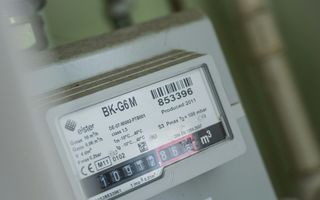 Cum să plătești mai puțin la facturile de curent și apă. Trucuri simple care chiar pot reduce consumul