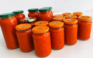De ce fermentează zacusca în borcan. Greșelile care pot compromite toate conservele pentru iarnă