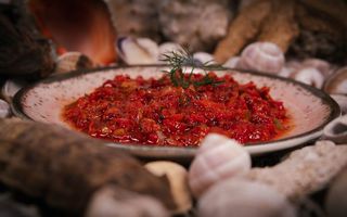 Cum să faci ajvar, celebra zacuscă sârbească. Rețeta tradițională cu ardei copți